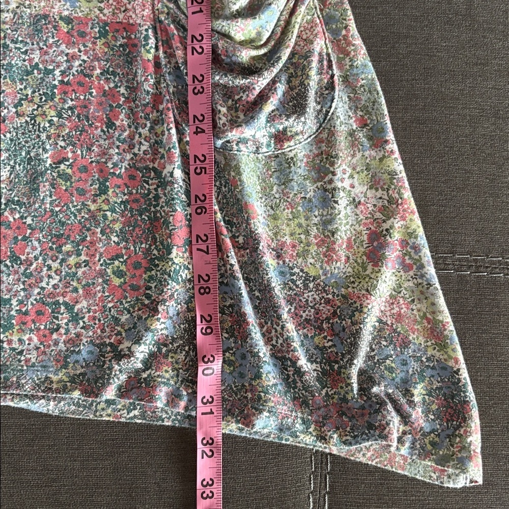 Bundle of Kut and Lucky Brand multicolor Tops with Floral Accents. L - Picture 11 of 13
